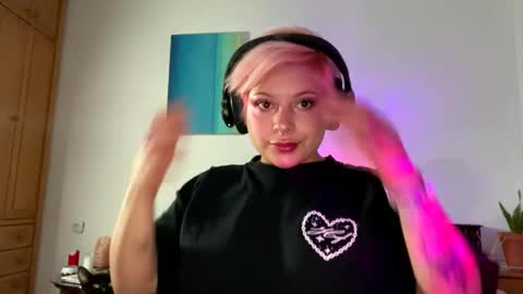 Samymoon online show from 3, 12, 2025