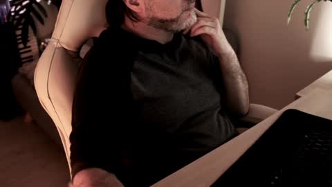 Sanders online show from 29, 12, 2024