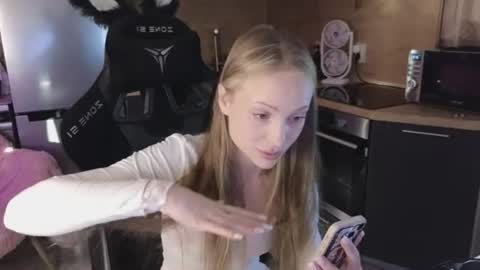 Sandra      Lillys Page    online show from 17, 7, 2026