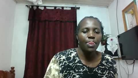 Snapshot of sandra_milly chatting on 15, 11, 2025 sandra online show from 15, 11, 2025