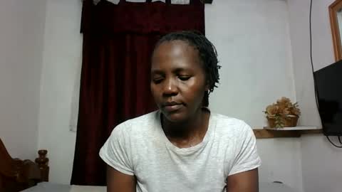 Snapshot of sandra_milly chatting on 19, 11, 2025 sandra online show from 19, 11, 2025