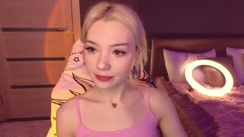 Snapshot of sandraboyl chatting on 4, 2, 2025 Sandy online show from 4, 2, 2025