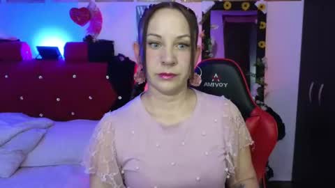 Snapshot of sandraossa chatting on 8, 11, 2025 sandraossa online show from 8, 11, 2025