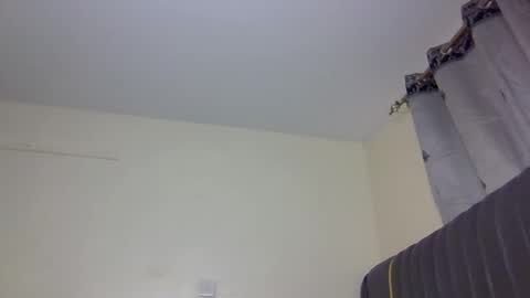 sandy online show from 28, 9, 2025