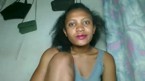 Snapshot of sanelie09 chatting on 5, 11, 2025 sanelie09 online show from 5, 11, 2025