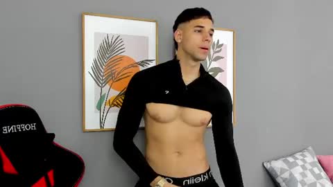 Snapshot of santana_maximo chatting on 2, 7, 2026 Maximo Santana online show from 2, 7, 2026