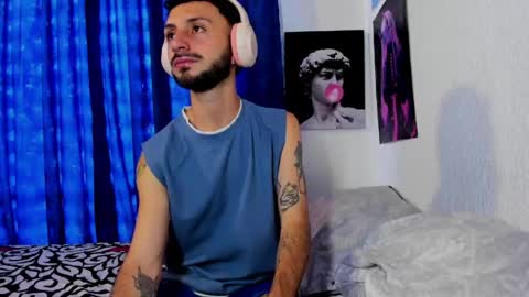 Snapshot of santi_mateo chatting on 4, 6, 2026 Santi online show from 4, 6, 2026