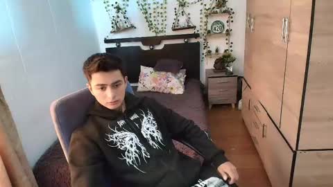 Snapshot of santi_ss chatting on 7, 6, 2026 santi_ss online show from 7, 6, 2026