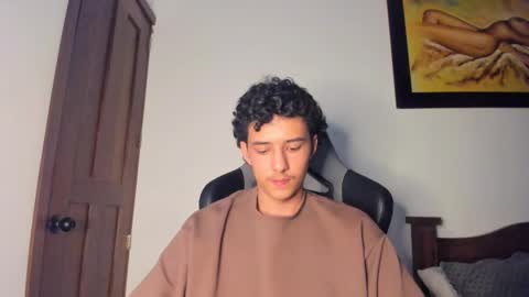 Snapshot of santi_twink19 chatting on 21, 10, 2025 santi_twink19 online show from 21, 10, 2025