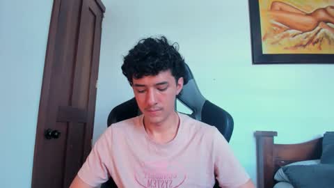 Snapshot of santi_twink19 chatting on 23, 10, 2025 santi_twink19 online show from 23, 10, 2025