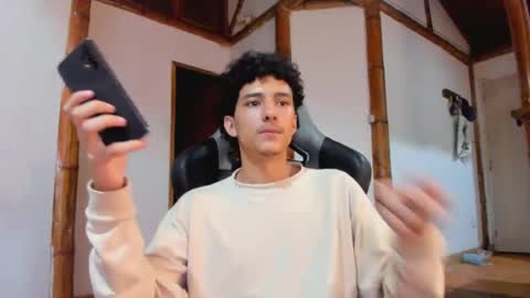 Snapshot of santi_twink19 chatting on 18, 6, 2026 santi_twink19 online show from 18, 6, 2026