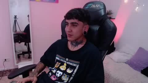 santiabader_os online show from 3, 10, 2025