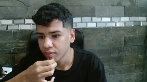 Snapshot of santiago_foxx chatting on 2, 11, 2025 santi online show from 2, 11, 2025