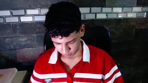 Snapshot of santiago_foxx chatting on 8, 11, 2025 santi online show from 8, 11, 2025