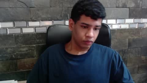 Snapshot of santiago_foxx chatting on 19, 11, 2025 santi online show from 19, 11, 2025