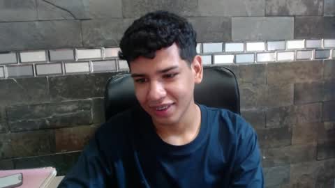 Snapshot of santiago_foxx chatting on 20, 11, 2025 santi online show from 20, 11, 2025