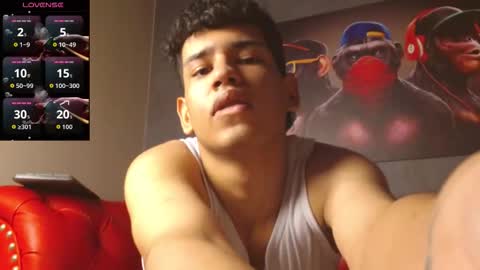 Snapshot of santiago_foxx chatting on 23, 11, 2025 santi online show from 23, 11, 2025