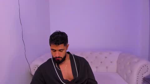 santiago_huntt online show from 11, 12, 2024