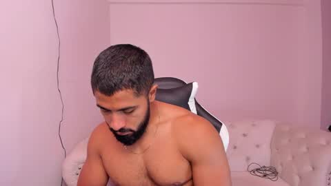 santiago_huntt online show from 10, 2, 2025