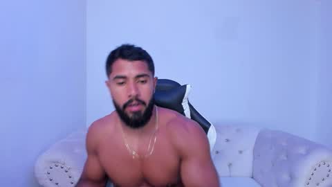 santiago_huntt online show from 31, 10, 2025