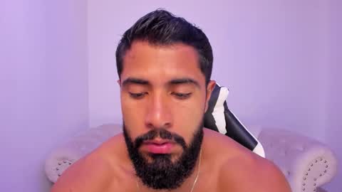 santiago_huntt online show from 20, 12, 2025