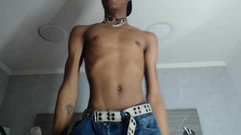 Santiiiiii  online show from 4, 4, 2026