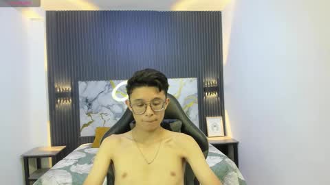 santiago_russo18 online show from 21, 2, 2026