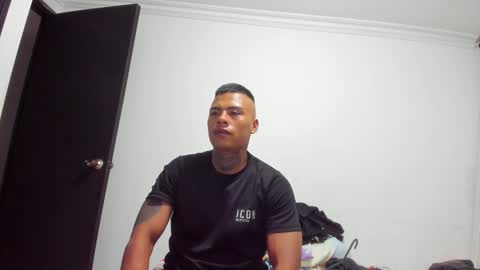 Snapshot of santiagogtx chatting on 2, 11, 2025 Santiago online show from 2, 11, 2025