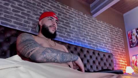 Santiago Hincapiie online show from 13, 3, 2026