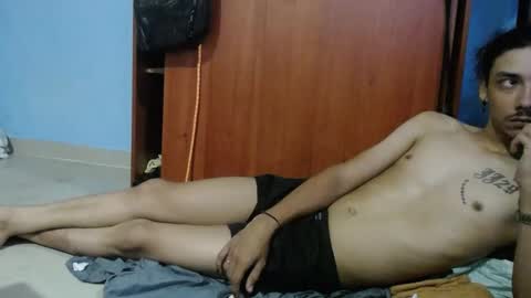 Snapshot of santiagoxxxtreme_ chatting on 5, 2, 2025 Santiago online show from 5, 2, 2025