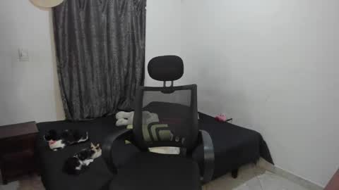 Julius Novachrono  online show from 4, 4, 2026