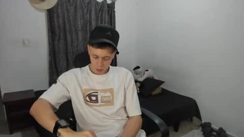 Julius Novachrono  online show from 10, 4, 2026