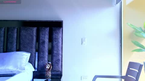Snapshot of santin_seans chatting on 27, 4, 2026 Santiago Seans online show from 27, 4, 2026