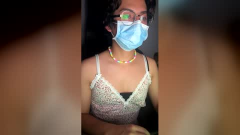 Santi Femboy online show from 3, 6, 2026