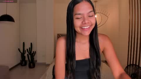 Snapshot of saphirajames chatting on 2, 7, 2026 Saphira James online show from 2, 7, 2026