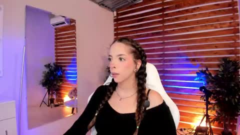Snapshot of sapphire_venus chatting on 11, 5, 2026 Valerin online show from 11, 5, 2026