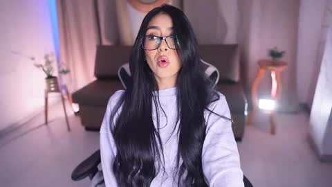 Sara  online show from 3, 3, 2025