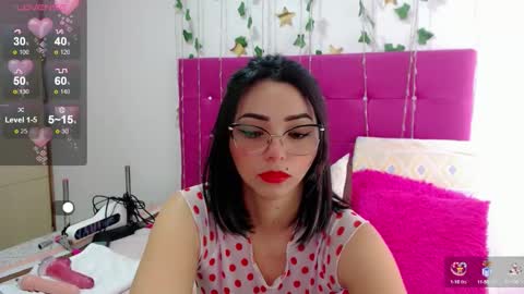 Snapshot of sara_arias00 chatting on 13, 10, 2025 Sara online show from 13, 10, 2025