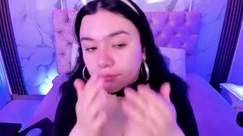 SARA ARIAS  online show from 24, 11, 2025