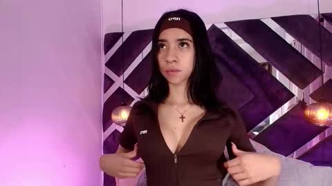 sara_lopee1 online show from 22, 10, 2025