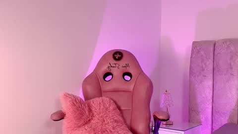 sara_lopee1 online show from 12, 11, 2025