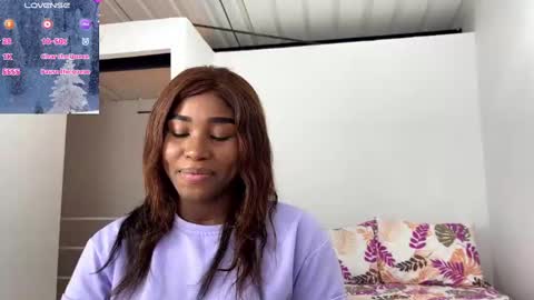 Snapshot of sara_muscle chatting on 6, 12, 2024 Sara online show from 6, 12, 2024