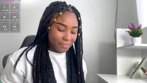 Snapshot of sara_muscle chatting on 14, 12, 2024 Sara online show from 14, 12, 2024