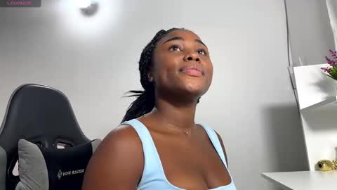 Snapshot of sara_muscle chatting on 30, 12, 2024 Sara online show from 30, 12, 2024