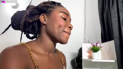 Snapshot of sara_muscle chatting on 23, 1, 2025 Sara online show from 23, 1, 2025