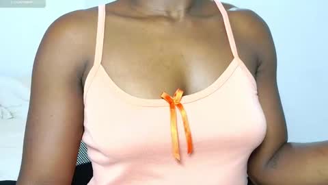 Snapshot of sara_muscle chatting on 11, 3, 2025 Sara online show from 11, 3, 2025