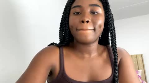 Snapshot of sara_muscle chatting on 10, 9, 2025 Sara online show from 10, 9, 2025