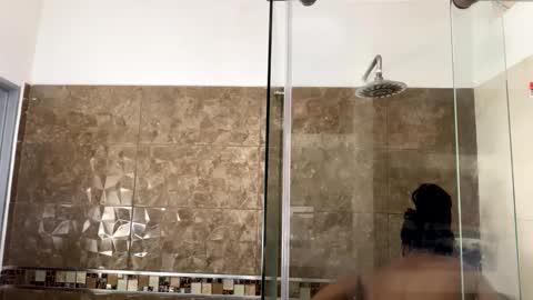 Snapshot of sara_muscle chatting on 13, 9, 2025 Sara online show from 13, 9, 2025