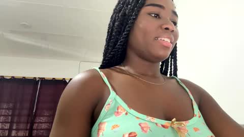 Snapshot of sara_muscle chatting on 22, 9, 2025 Sara online show from 22, 9, 2025