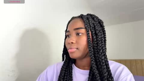 Snapshot of sara_muscle chatting on 5, 11, 2025 Sara online show from 5, 11, 2025